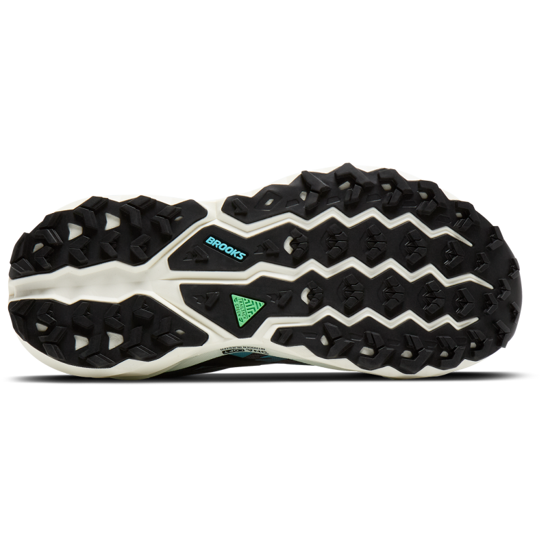Brooks Cascadia 19 za ženske prinaša vrhunski oprijem TrailTack, mehko DNA LOFT v3 blaženje in zaščito Rock Shield za varen tek po zahtevnih terenih. Odkrij zanesljiv trail copat za brezkompromisno avanturo.