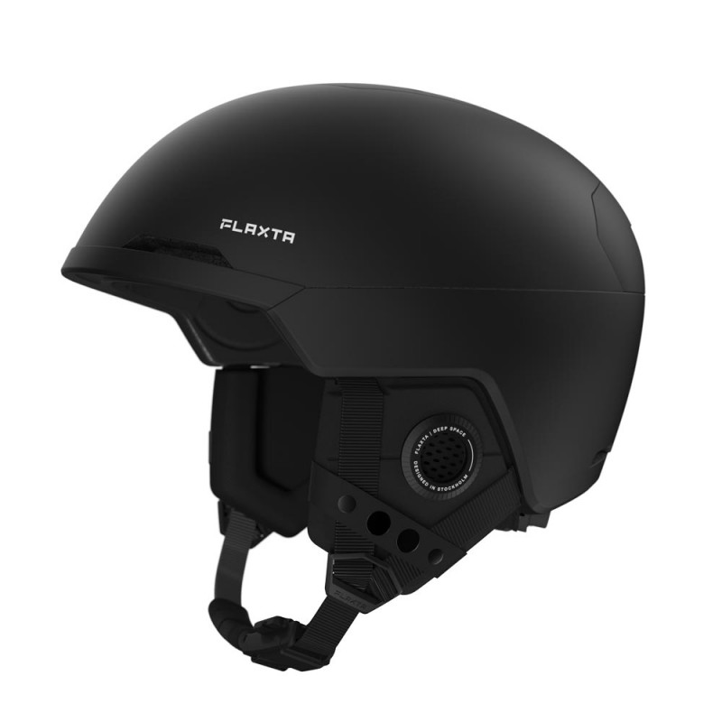 Doživite popolno zaščito na snegu z čelado Flaxta Deep Space. Hibridna konstrukcija, 100 % reciklirano EPS jedro, Primaloft Gold izolacija in FoamFit spominska pena zagotavljajo varnost, toplino in maksimalno udobje med smučanjem.