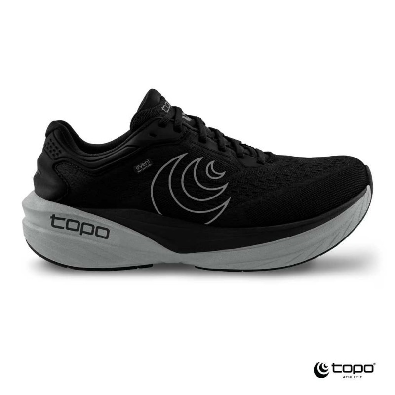 Vodoodporni moški copati Topo Phantom 4 WP z eVent membrano, udobnim ZipFoam blaženjem in širokim prstnim delom. Popolni za tek v vseh pogojih.