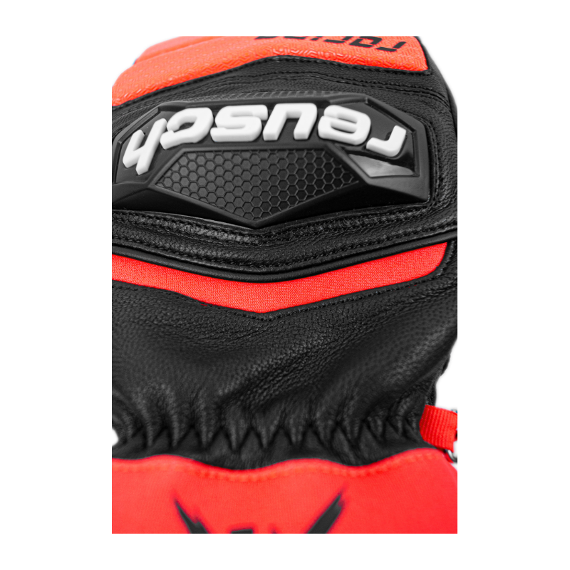 Otroške smučarske rokavice Reusch Worldcup Warrior GS Mitten – vrhunske usnjene rokavice z R-LOFT™ izolacijo, ki nudijo toploto, zaščito in profesionalno kakovost za mlade tekmovalce. Na voljo v AS Sport Outlet!