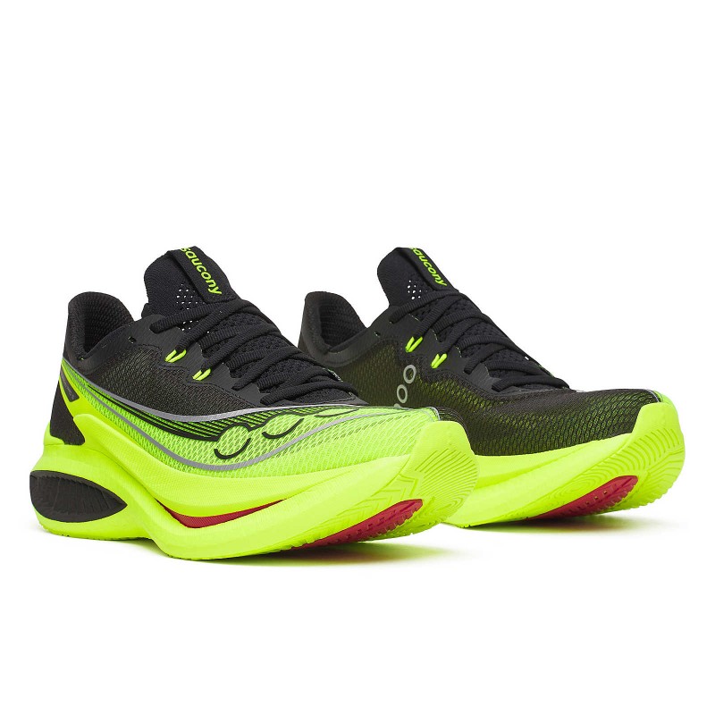 Elite moške tekaške superge Saucony Endorphin Pro 5 s karbonsko ploščo. Maksimalen povratek energije in hitrost za maraton ter tekmovanja. Naroči pri AS Sport Outlet.