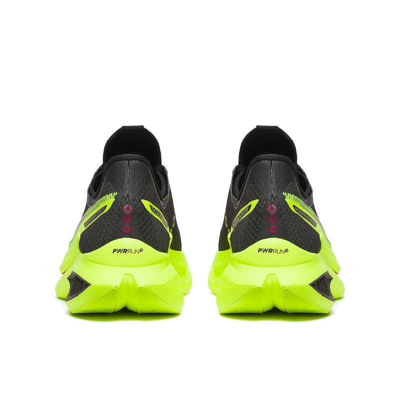 Elite moške tekaške superge Saucony Endorphin Pro 5 s karbonsko ploščo. Maksimalen povratek energije in hitrost za maraton ter tekmovanja. Naroči pri AS Sport Outlet.