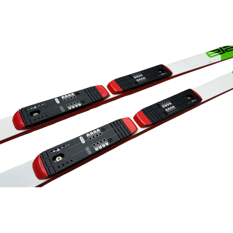 Vrhunske tekmovalne veleslalomske smuči ELAN GSX Master z Arrow tehnologijo in Titanalom. Natančnost, hitrost in stabilnost za master smučarje – AS Sport Outlet.