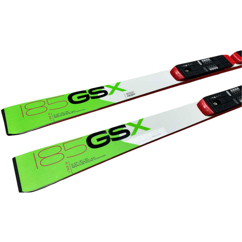 Vrhunske tekmovalne veleslalomske smuči ELAN GSX Master z Arrow tehnologijo in Titanalom. Natančnost, hitrost in stabilnost za master smučarje – AS Sport Outlet.