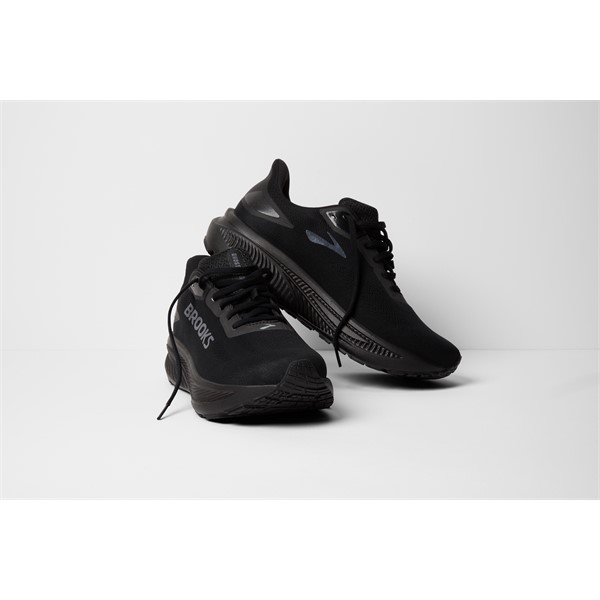 Vodoodporne moške cestne tekaške superge Brooks Ghost 18 GTX z membrano GORE‑TEX Invisible Fit, mehkim blaženjem DNA LOFT v3 in podplatom RoadTack za tek v dežju.