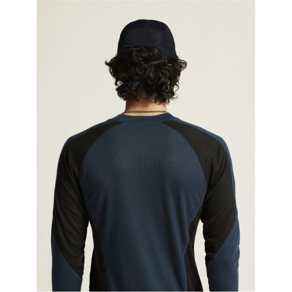 Moški termo set Craft Baselayer iz 100% recikliranega poliestra nudi toploto, hitro sušenje in udobje pri vseh zimskih športih. Odličen osnovni sloj. AS Sport Outlet.