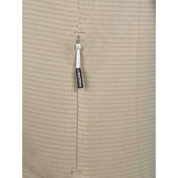 Lahek moški midlayer AULP Tobey Light v kaki barvi nudi toploto, zračnost in udobje za pohodništvo, šport in prosti čas. Odlična izbira za vse sezone.
