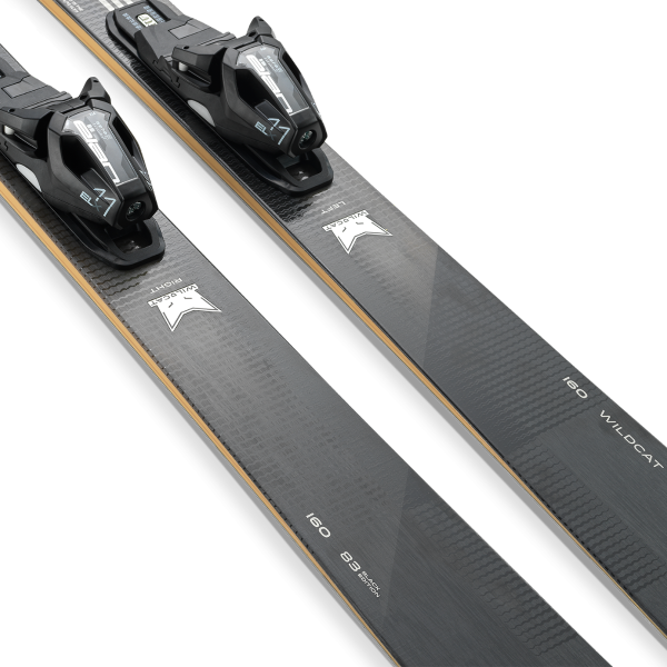 Elan Wildcat 83 Black Edition – ekskluzivne ženske smuči s karbonsko in titanlovo konstrukcijo za vrhunsko stabilnost, natančnost in slog. AS Sport Outlet.