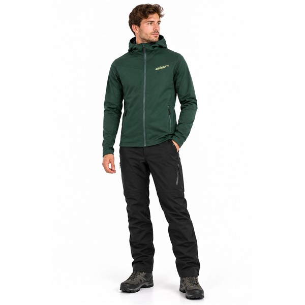 Moška jopica ELAN DEMO M 2L FLEECE JACKET iz mehkega in elastičnega materiala Powerfleece. Sestava 95 % poliester in 5 % elastan zagotavlja udobje, raztegljivost in svobodo gibanja. Dva stranska žepa omogočata praktično shranjevanje, odprtini za palca pa zagotavljata stabilnejše prileganje rokavov. Primerna je kot srednji izolacijski sloj pri smučanju ali za samostojno nošenje med pohodništvom, sprehodi in v prostem času.