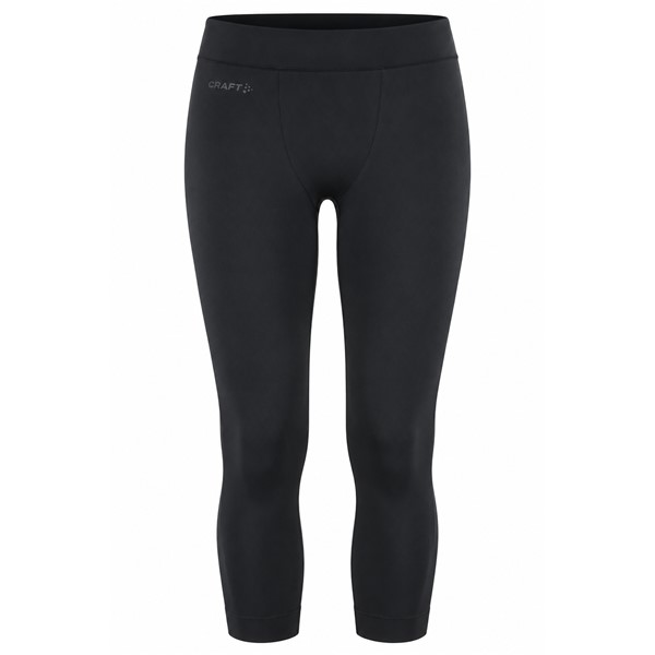 Originalne moške 3/4 funkcionalne pajkice CRAFT Active Comfort Knickers 2 M Black v črni barvi. Izdelane iz 75 % recikliranega poliamida in 25 % recikliranega poliestra. Mehka funkcionalna tkanina, prilagojena struktura Bodymapped, učinkovito odvajanje vlage, minimalno število šivov in ravni šivi Flatlock zagotavljajo udobje pri smučanju, pohodništvu, trekingu in drugih športnih aktivnostih.