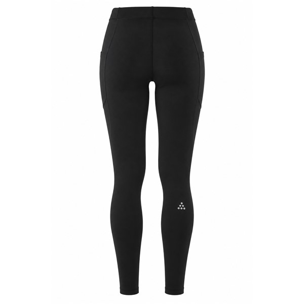 Originalne moške funkcionalne športne pajkice CRAFT Essence Tights 3 M Black v črni barvi. Gladka in raztegljiva jersey tkanina iz 75 % recikliranega poliamida in 25 % elastana zagotavlja udobje in svobodo gibanja med intenzivnimi treningi. Elastičen pas z nastavljivo vrvico, dva večja zunanja žepa za telefon ter manjši notranji žep za kartico ali ključ zagotavljajo praktično funkcionalnost pri teku in drugih športnih aktivnostih.
