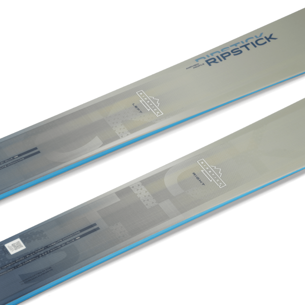 Smuči Elan Ripstick 102 (25/26) združujejo Carbon Deck tehnologijo, Amphibio profil in lanena vlakna za popolno stabilnost, moč in plovnost. Idealne freeride smuči za napredne smučarje, ki iščejo vsestranskost na vseh terenih.