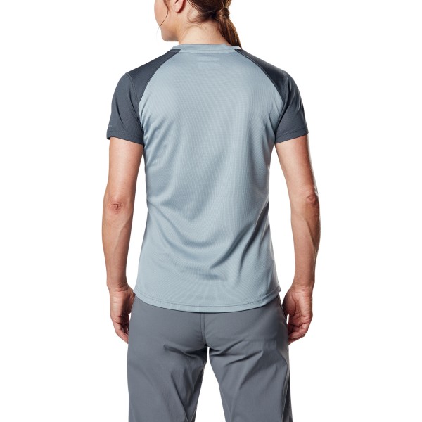 Tehnična majica namenjena športnim aktivnostim.