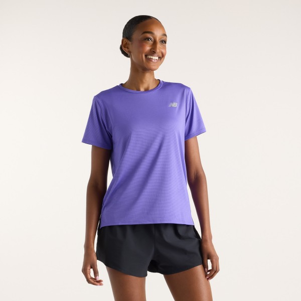 Ženska športna majica New Balance Sports Essentials T-Shirt, lahka in zračna majica s kratkimi rokavi za trening, fitnes in vsakodnevno udobje.