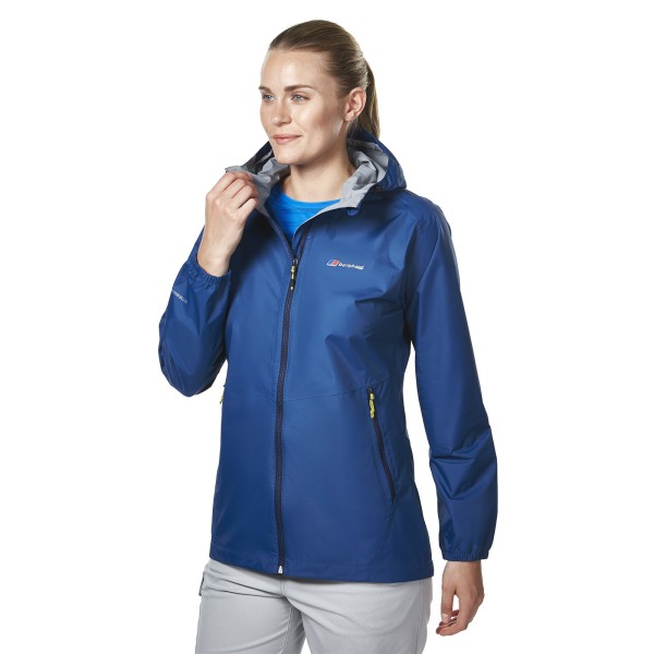 Berghaus Deluge Light je ženska pohodna jakna, zasnovana za zagotavljanje visoke stopnje zaščite pred vremenskimi vplivi med aktivnostmi na prostem. Izdelana je iz popolnoma vodoodporne tkanine Hydroshell®.