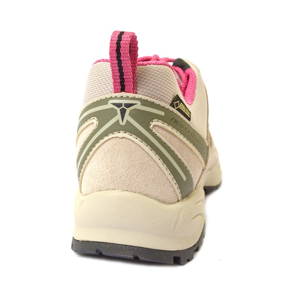 Treksta ASTA GTX nizki pohodni čevlji z Gore-tex membrano predstavljajo novo, revolucionarno outdoor obutev, kjer se vsak del obutve popolnoma prilega nogi. 