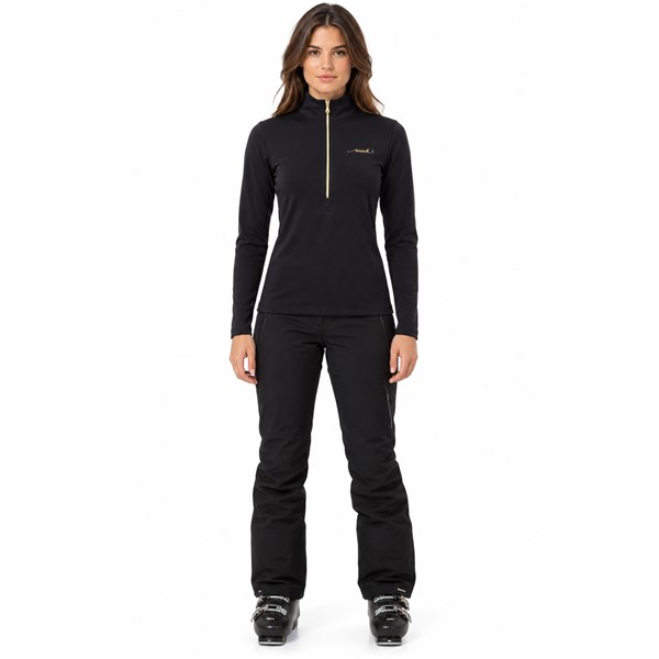 Ženski tehnični smučarski puli REUSCH SUPREME BLACK/GOLD v elegantni črni barvi z zlatimi poudarki. Raztegljiv material iz 95 % poliestra in 5 % elastana, visok ovratnik ter praktična kratka zadrga zagotavljajo udobje, svobodo gibanja in športno eleganten videz pri smučanju ter drugih zimskih aktivnostih.