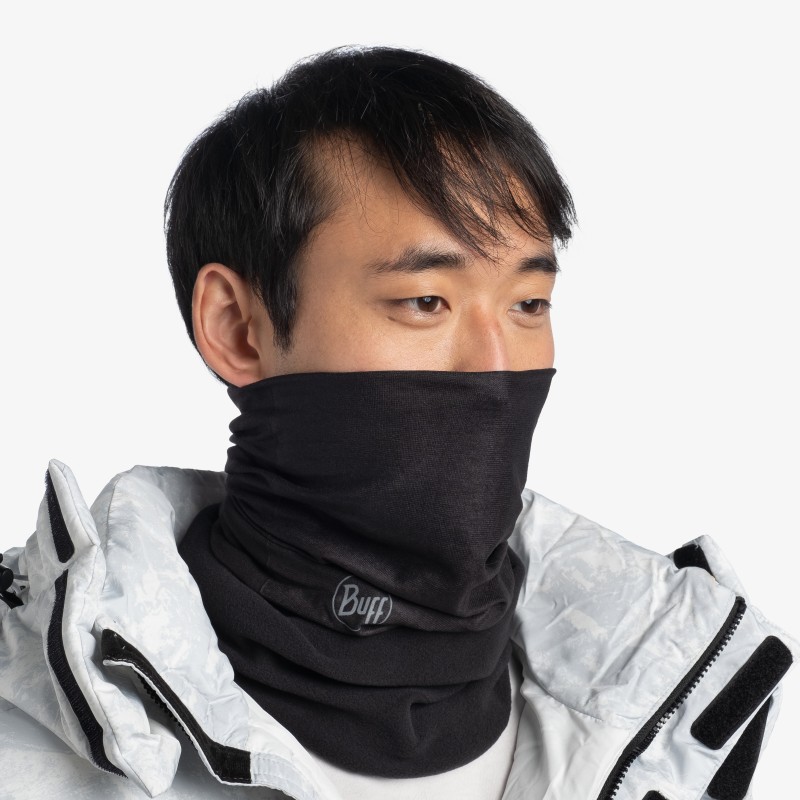 Ostanite topli in udobni z BUFF® Polar Solid Black – večnamensko toplo tubo za zimske aktivnosti na prostem. Idealna za pohodništvo, tek na smučeh, smučanje in deskanje na snegu. Iz recikliranih materialov, z 4-smerno raztegljivostjo.