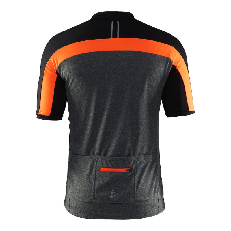Izjemno kakovostna moška kolesarska majica Velo Jersey DK je izdelana iz lahkega in zračnega materiala, ima štiri žepe, silikonski trak, odsevne elemente in visok faktor zaščite pred škodljivimi UV-žarki.