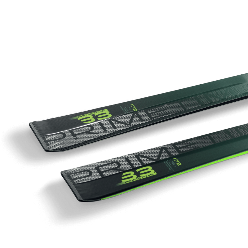 Smuči Elan Primetime 33 FX EM 11.0 (model 2024/2025) so zasnovane za smučarje, ki iščejo natančnost, stabilnost in udobje na urejenih smučarskih progah. Model združuje napredno tehnologijo Amphibio z Power Match konstrukcijo