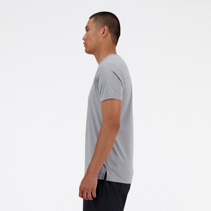 Moška športna majica New Balance Sport Essentials T-Shirt, lahka in zračna majica s kratkimi rokavi za trening in vsakodnevno udobje.