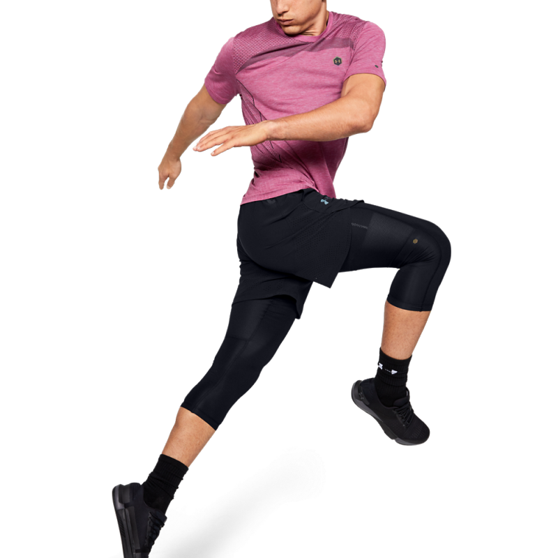 Moške kratke hlače Under Armour Stretch-Woven Shorts so zasnovane za optimalno udobje in svobodo gibanja. Izdelane iz elastičnega materiala, nudijo odlične lastnosti zračenja, kar je idealno za športne aktivnosti in prosti čas.