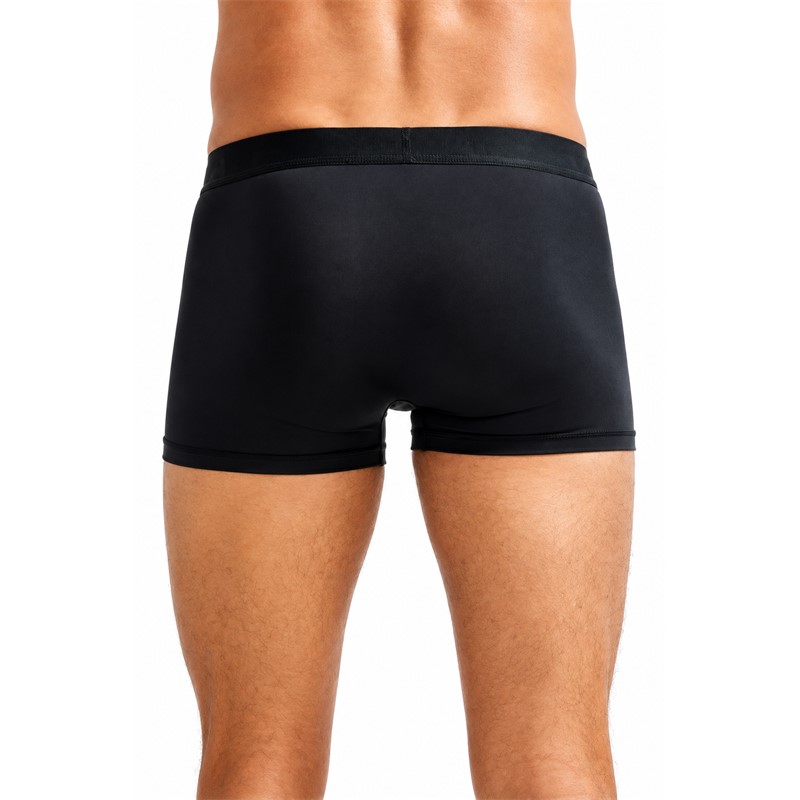 Originalne moške športne boksarice CRAFT Active Boxer 3-Inch 2-Pack M Black v črni barvi. Paket vsebuje dva kosa lahkih, zračnih in raztegljivih spodnjih hlač iz 87 % recikliranega poliestra in 13 % elastana. Funkcionalna konstrukcija učinkovito odvaja vlago in zagotavlja udobno prileganje med tekom, fitnesom, kolesarjenjem, pohodništvom ter vsakodnevno uporabo.