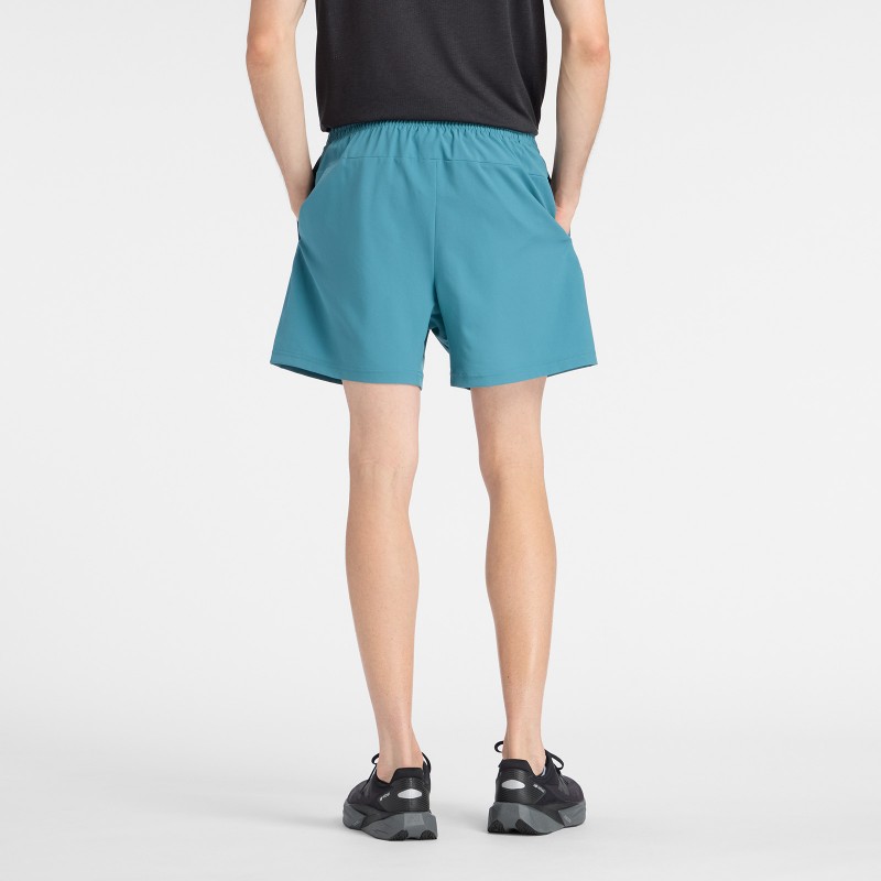 Moške športne hlače New Balance Sport Essentials Short 5, lahke in zračne kratke hlače z notranjo podlogo za tek, trening in prosti čas.