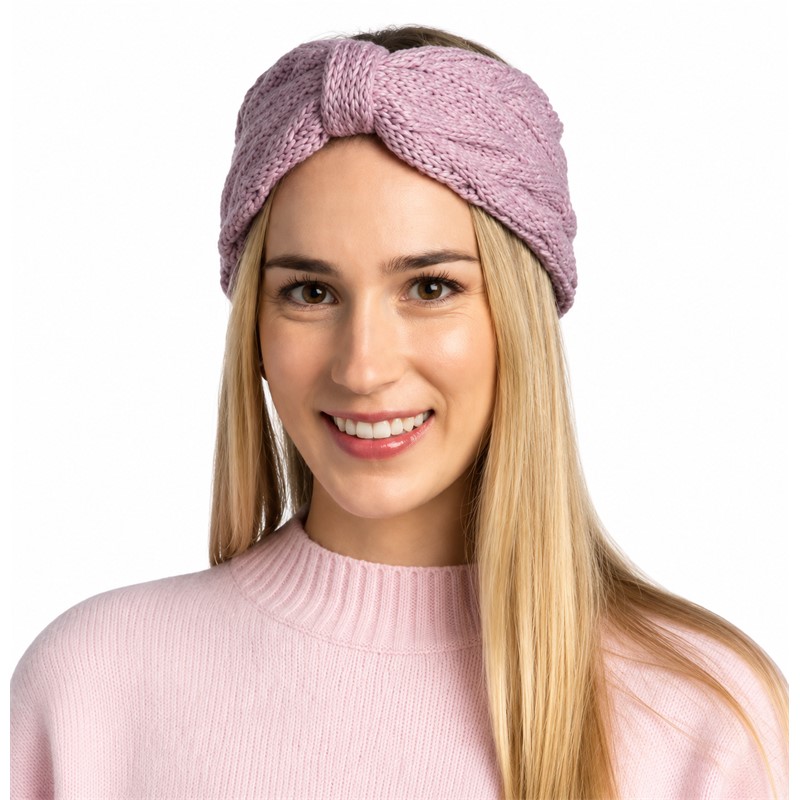 Eleganten in topel pleteni trak za glavo BUFF® Knitted Caryn Lilac Ice v nežni lila barvi, izdelan iz mešanice akrila in volne, za zaščito ušes pred mrazom in vsakodnevno zimsko uporabo.