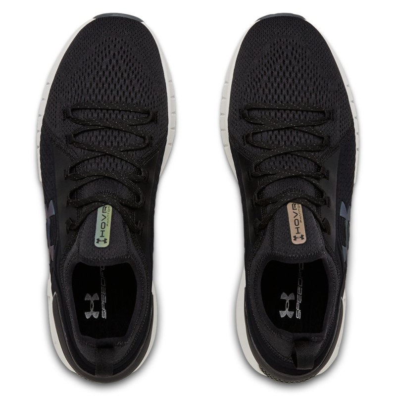 Moške superge UNDER ARMOUR HOVR PHANTOM SE so izjemno udobne. Udobje prihaja iz anatomsko oblikovane notranjosti, pletenega zgornjega dela pri gležnju in ostalega pletenega materiala, ki vašo nogo izjemno dobro oprime. 