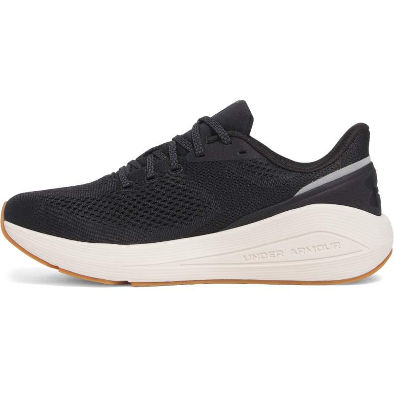 Moške tekaške superge Under Armour SONIC 7 (model 3028002-001) združujejo vrhunsko udobje, podporo in izboljšano amortizacijo. Z zračnim zgornjim delom in trpežnim podplatom so idealne za vsakodnevno tekanje.