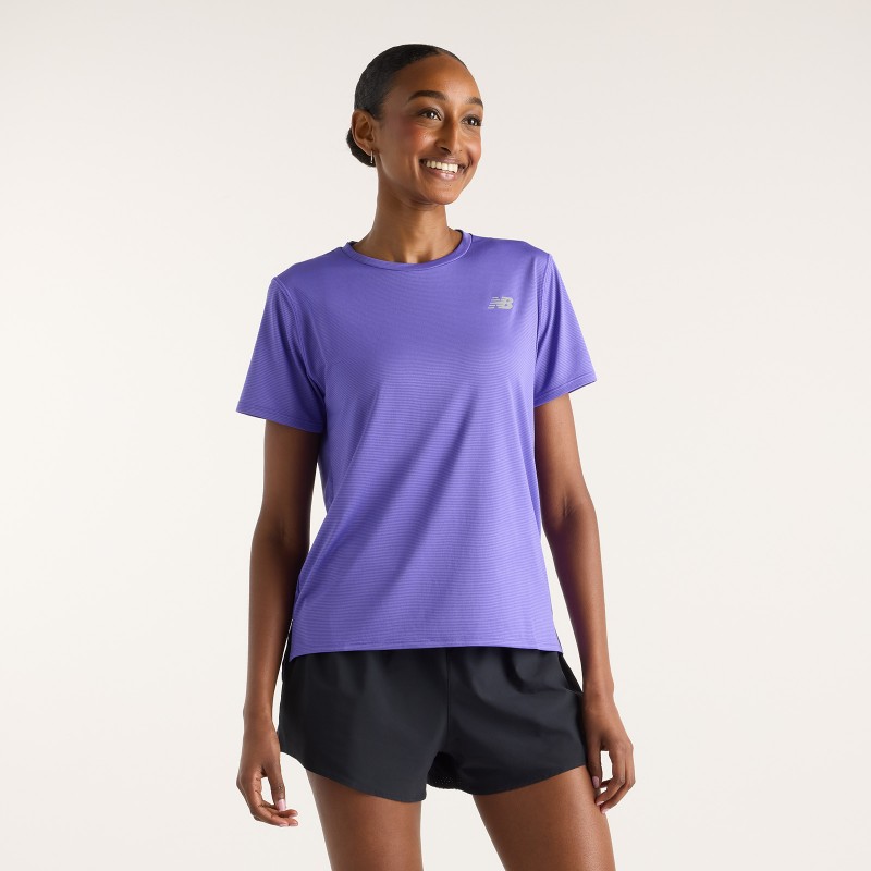Ženska športna majica New Balance Sports Essentials T-Shirt, lahka in zračna majica s kratkimi rokavi za trening, fitnes in vsakodnevno udobje.