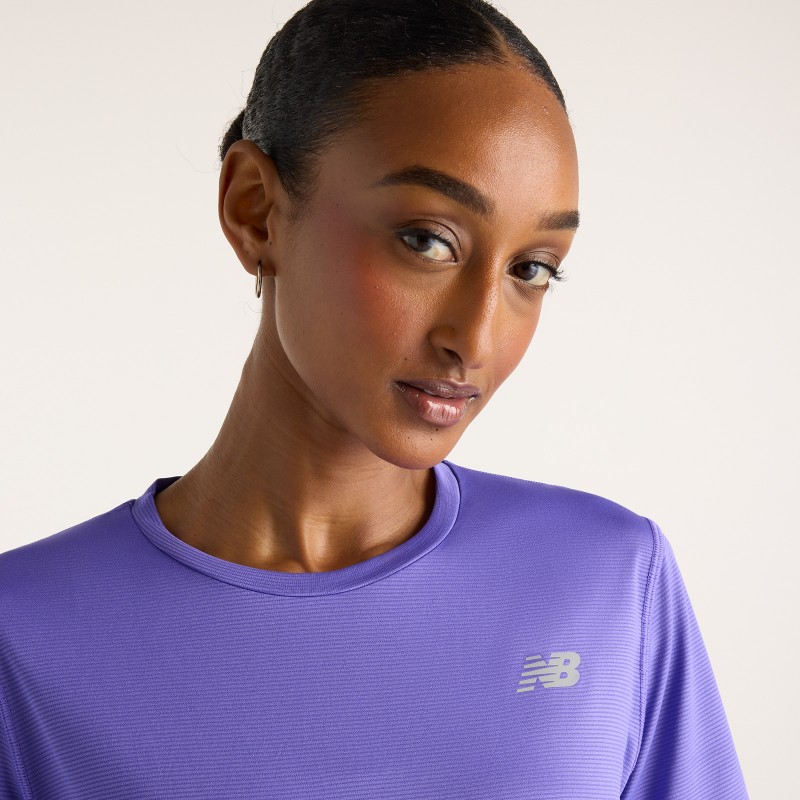 Ženska športna majica New Balance Sports Essentials T-Shirt, lahka in zračna majica s kratkimi rokavi za trening, fitnes in vsakodnevno udobje.