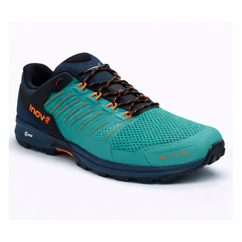 Ženske trail superge INOV8 ROCLITE G 275 z Graphene Grip podplatom in Powerflow blaženjem. Lahke, udobne in idealne za tek po suhem, mokrem ali skalnatem terenu.